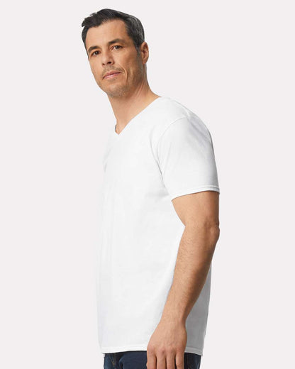 Gildan Unisex Softstyle® V-Neck T-Shirt 64V00 #colormdl_White