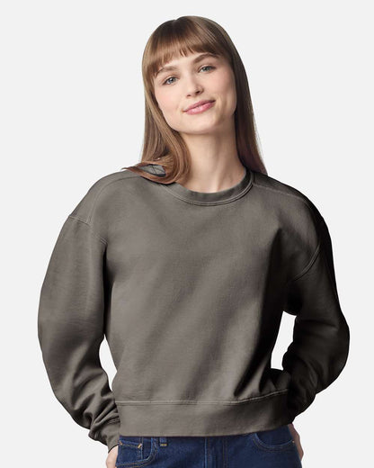 Comfort Colors Women's Garment-Dyed Mid-Length Crewneck Sweatshirt 1566L #colormdl_Pepper