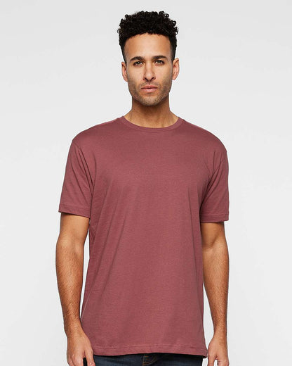 LAT Unisex Fine Jersey Tee 6901 #colormdl_Rouge