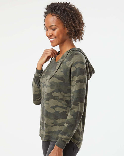 Independent Trading Co. Women’s Lightweight California Wave Wash Hooded Sweatshirt PRM2500 #colormdl_Forest Camo Heather