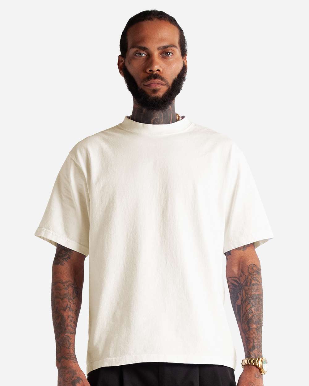 #colormdl_Off white